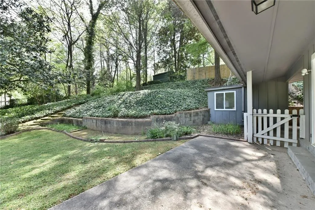 435 Highbrook Drive Ne, Atlanta, Georgia 30342, 3 Bedrooms Bedrooms, ,2 BathroomsBathrooms,Residential,Sold,435 Highbrook Drive Ne,5836409