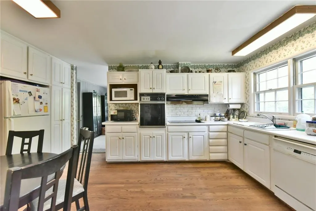 435 Highbrook Drive Ne, Atlanta, Georgia 30342, 3 Bedrooms Bedrooms, ,2 BathroomsBathrooms,Residential,Sold,435 Highbrook Drive Ne,5836409
