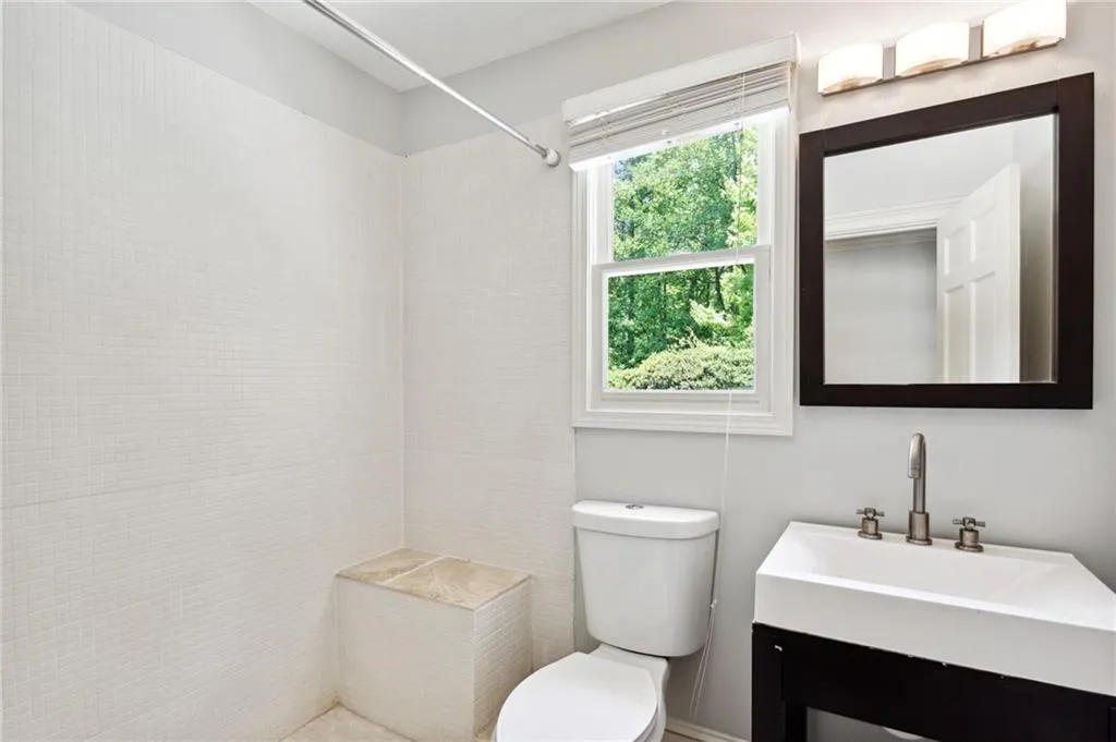 1532 Huntingdon Trail, Sandy Springs, Georgia 30350, 4 Bedrooms Bedrooms, ,4 BathroomsBathrooms,Residential,Sold,1532 Huntingdon Trail,7038041 1532 Huntingdon Trail, Sandy Springs, Georgia 30350, 4 Bedrooms Bedrooms, ,4 BathroomsBathrooms,Residential,Sold,1532 Huntingdon Trail,7038041