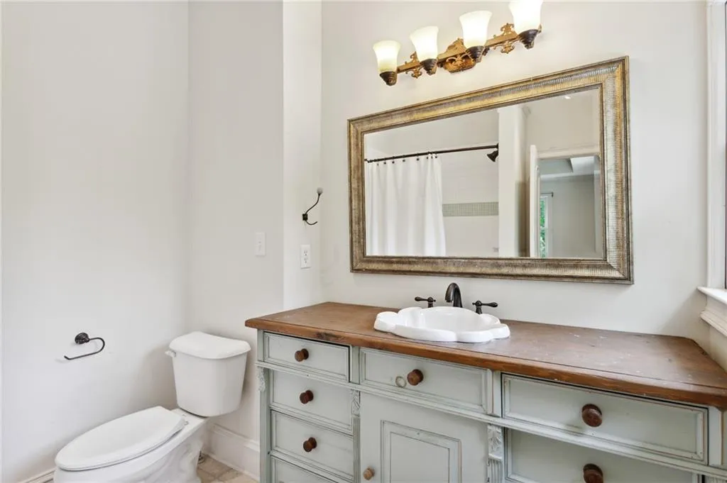 1532 Huntingdon Trail, Sandy Springs, Georgia 30350, 4 Bedrooms Bedrooms, ,4 BathroomsBathrooms,Residential,Sold,1532 Huntingdon Trail,7038041 1532 Huntingdon Trail, Sandy Springs, Georgia 30350, 4 Bedrooms Bedrooms, ,4 BathroomsBathrooms,Residential,Sold,1532 Huntingdon Trail,7038041