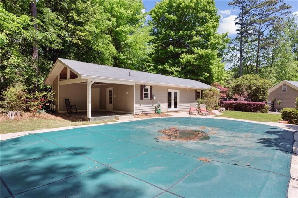 1532 Huntingdon Trail, Sandy Springs, Georgia 30350, 4 Bedrooms Bedrooms, ,4 BathroomsBathrooms,Residential,Sold,1532 Huntingdon Trail,7038041 1532 Huntingdon Trail, Sandy Springs, Georgia 30350, 4 Bedrooms Bedrooms, ,4 BathroomsBathrooms,Residential,Sold,1532 Huntingdon Trail,7038041