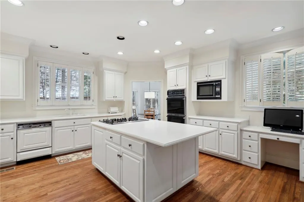 115 Cat Cay Court, Sandy Springs, Georgia 30350, 4 Bedrooms Bedrooms, ,3 BathroomsBathrooms,Residential,Sold,115 Cat Cay Court,7132619