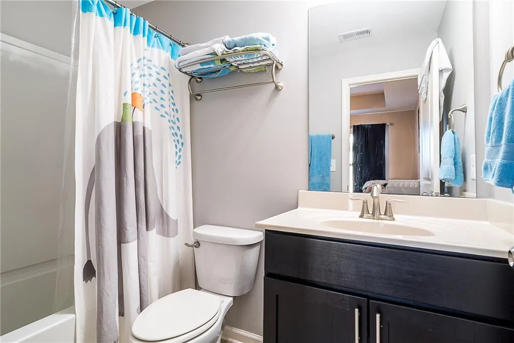 7545 Highland Bluff, Sandy Springs, Georgia 30328, 3 Bedrooms Bedrooms, ,3 BathroomsBathrooms,Residential,Sold,7545 Highland Bluff,5935064