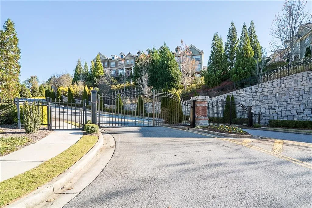 7545 Highland Bluff, Sandy Springs, Georgia 30328, 3 Bedrooms Bedrooms, ,3 BathroomsBathrooms,Residential,Sold,7545 Highland Bluff,5935064