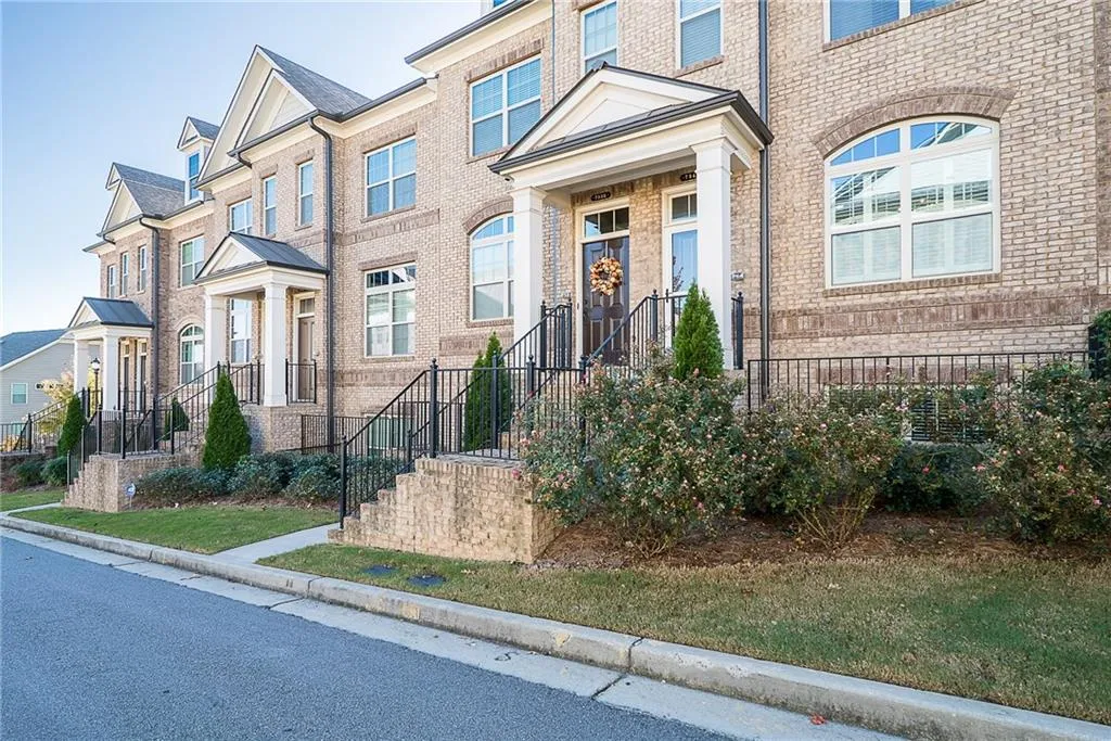 7545 Highland Bluff, Sandy Springs, Georgia 30328, 3 Bedrooms Bedrooms, ,3 BathroomsBathrooms,Residential,Sold,7545 Highland Bluff,5935064