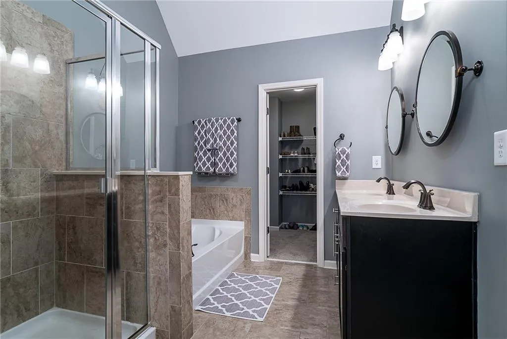 7545 Highland Bluff, Sandy Springs, Georgia 30328, 3 Bedrooms Bedrooms, ,3 BathroomsBathrooms,Residential,Sold,7545 Highland Bluff,5935064