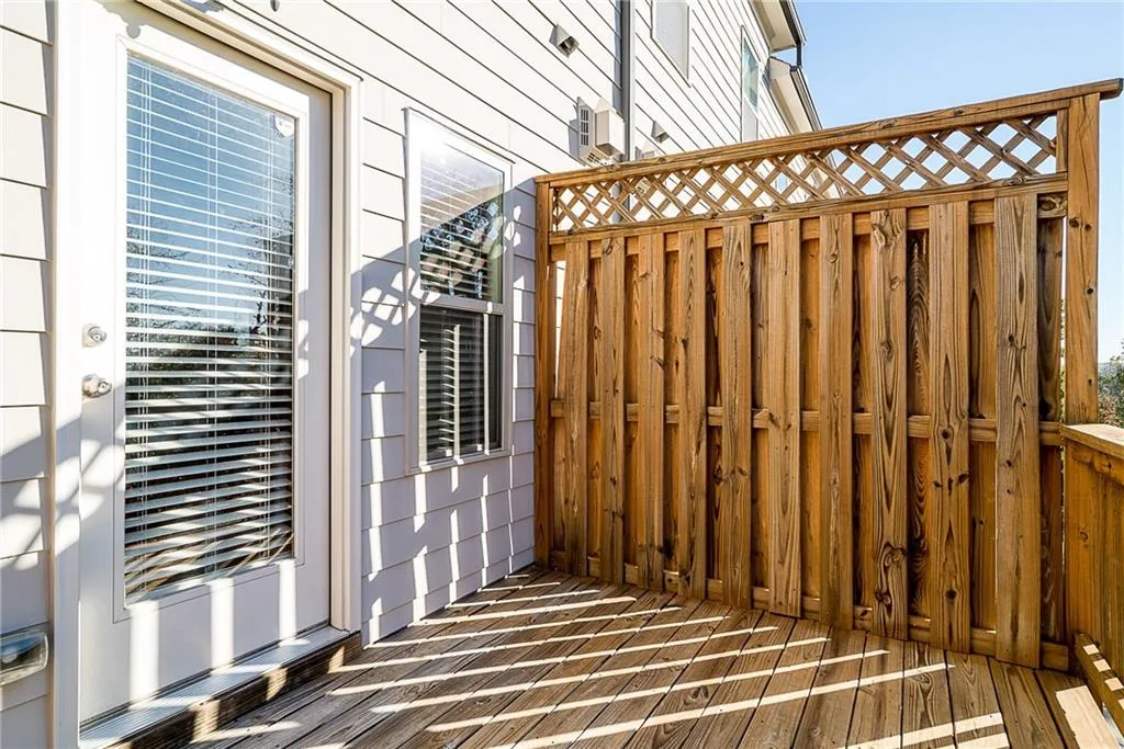 7545 Highland Bluff, Sandy Springs, Georgia 30328, 3 Bedrooms Bedrooms, ,3 BathroomsBathrooms,Residential,Sold,7545 Highland Bluff,5935064