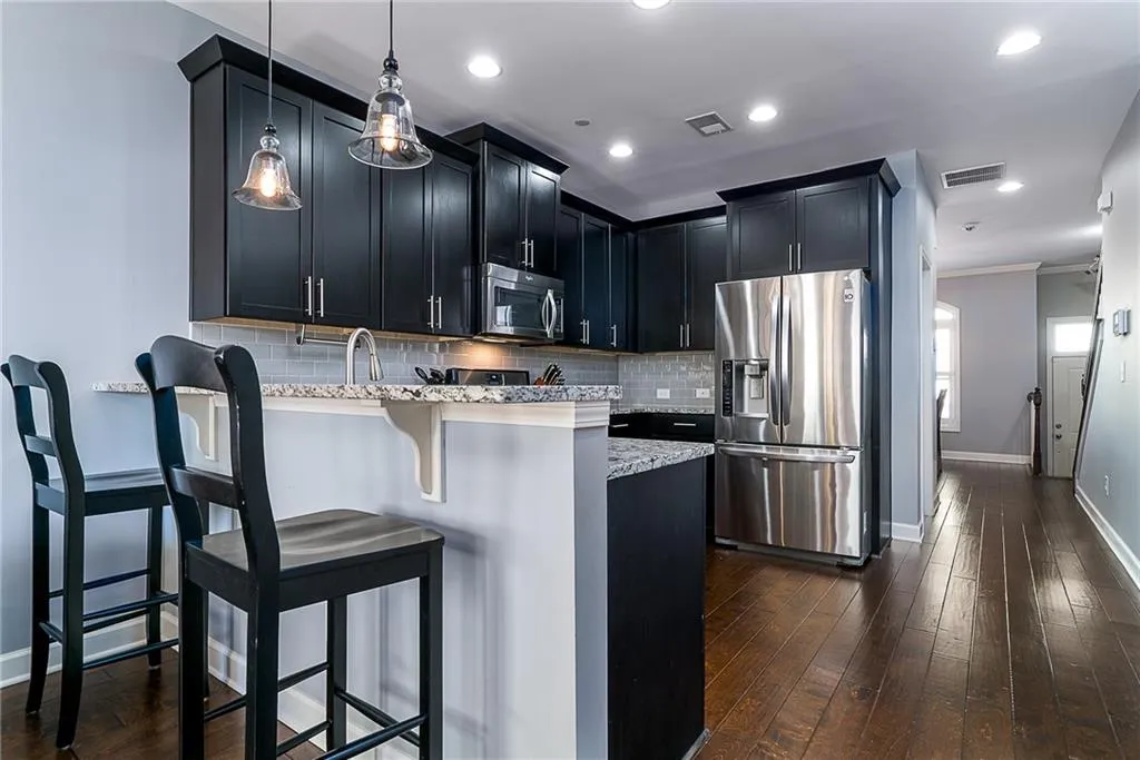 7545 Highland Bluff, Sandy Springs, Georgia 30328, 3 Bedrooms Bedrooms, ,3 BathroomsBathrooms,Residential,Sold,7545 Highland Bluff,5935064