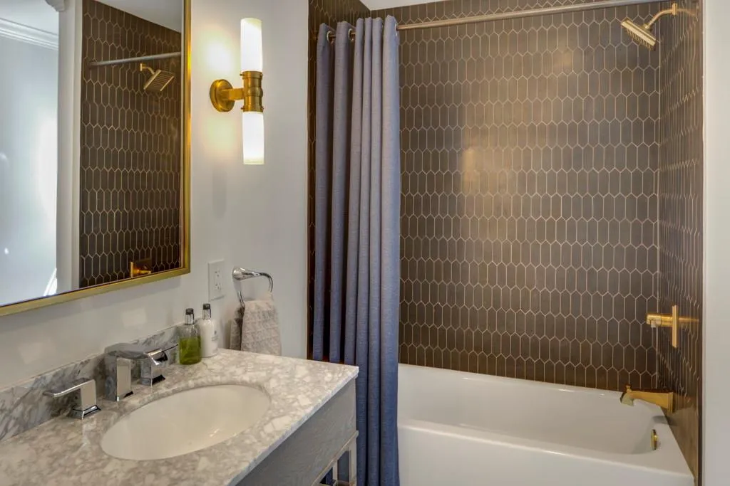 945 Landmark Drive, Sandy Springs, Georgia 30342, 4 Bedrooms Bedrooms, ,3 BathroomsBathrooms,Residential,Sold,945 Landmark Drive,7358484