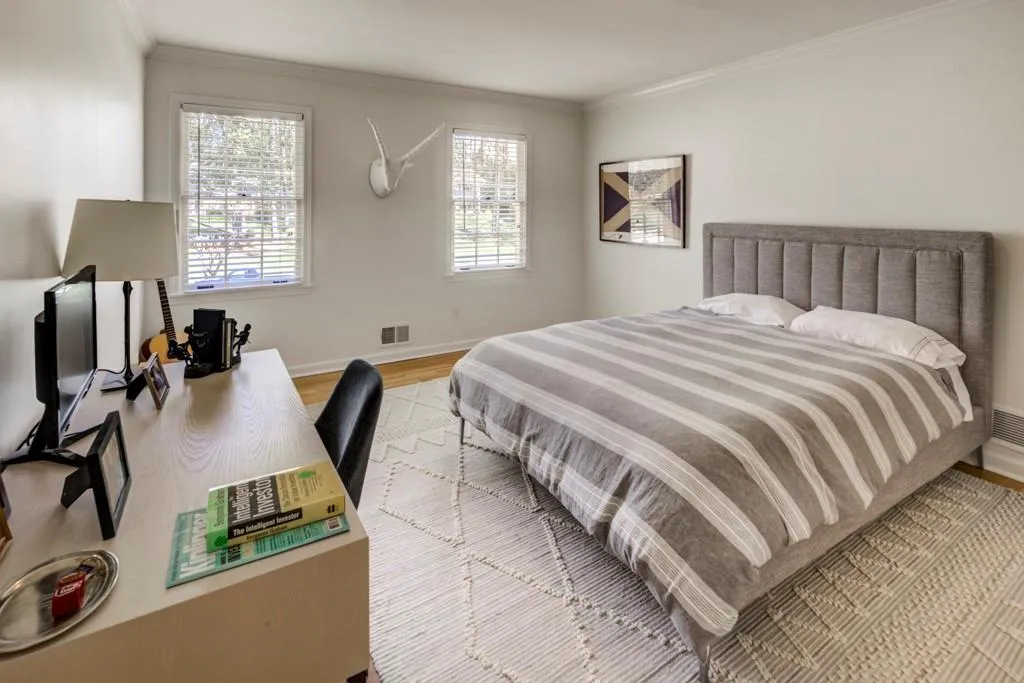 945 Landmark Drive, Sandy Springs, Georgia 30342, 4 Bedrooms Bedrooms, ,3 BathroomsBathrooms,Residential,Sold,945 Landmark Drive,7358484