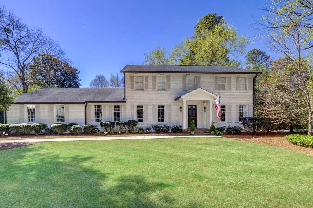 945 Landmark Drive, Sandy Springs, Georgia 30342, 4 Bedrooms Bedrooms, ,3 BathroomsBathrooms,Residential,Sold,945 Landmark Drive,7358484