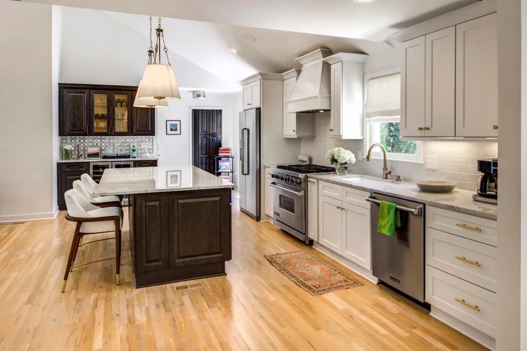 945 Landmark Drive, Sandy Springs, Georgia 30342, 4 Bedrooms Bedrooms, ,3 BathroomsBathrooms,Residential,Sold,945 Landmark Drive,7358484