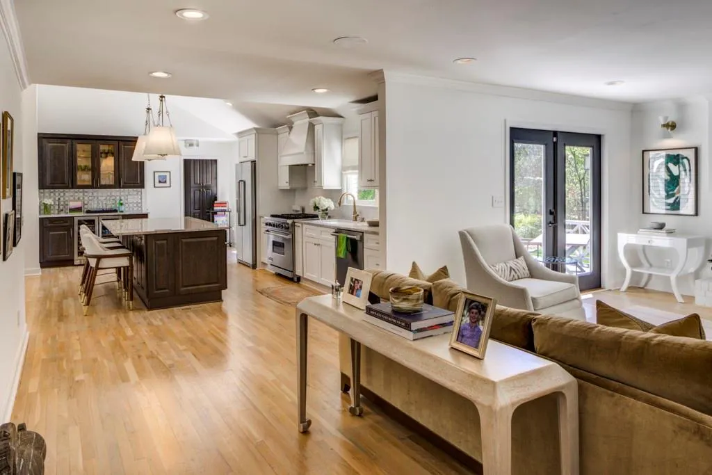 945 Landmark Drive, Sandy Springs, Georgia 30342, 4 Bedrooms Bedrooms, ,3 BathroomsBathrooms,Residential,Sold,945 Landmark Drive,7358484