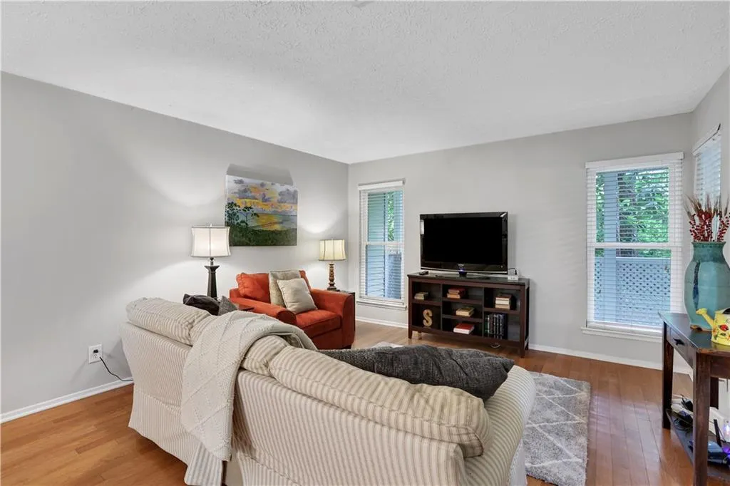 6810 Glenridge Drive Unit L, Atlanta, Georgia 30328, 2 Bedrooms Bedrooms, ,2 BathroomsBathrooms,Residential,Sold,6810 Glenridge Drive Unit L,7221248