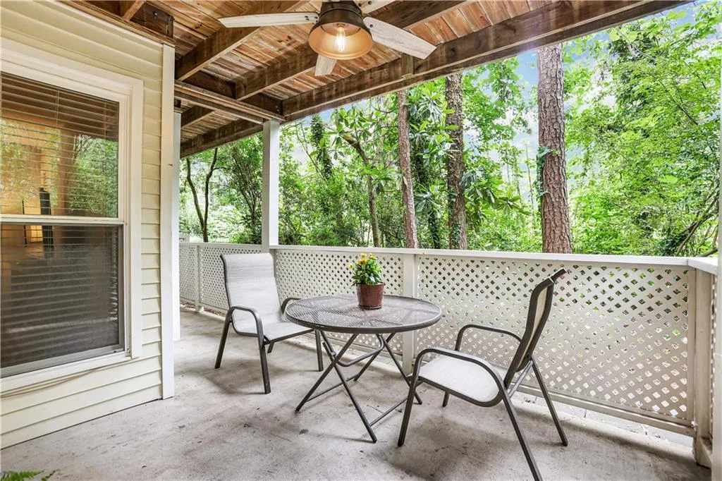 6810 Glenridge Drive Unit L, Atlanta, Georgia 30328, 2 Bedrooms Bedrooms, ,2 BathroomsBathrooms,Residential,Sold,6810 Glenridge Drive Unit L,7221248