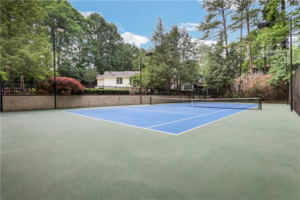 6810 Glenridge Drive Unit L, Atlanta, Georgia 30328, 2 Bedrooms Bedrooms, ,2 BathroomsBathrooms,Residential,Sold,6810 Glenridge Drive Unit L,7221248