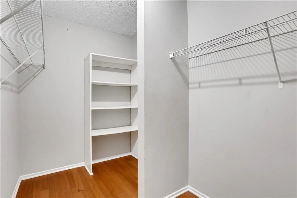 6810 Glenridge Drive Unit L, Atlanta, Georgia 30328, 2 Bedrooms Bedrooms, ,2 BathroomsBathrooms,Residential,Sold,6810 Glenridge Drive Unit L,7221248