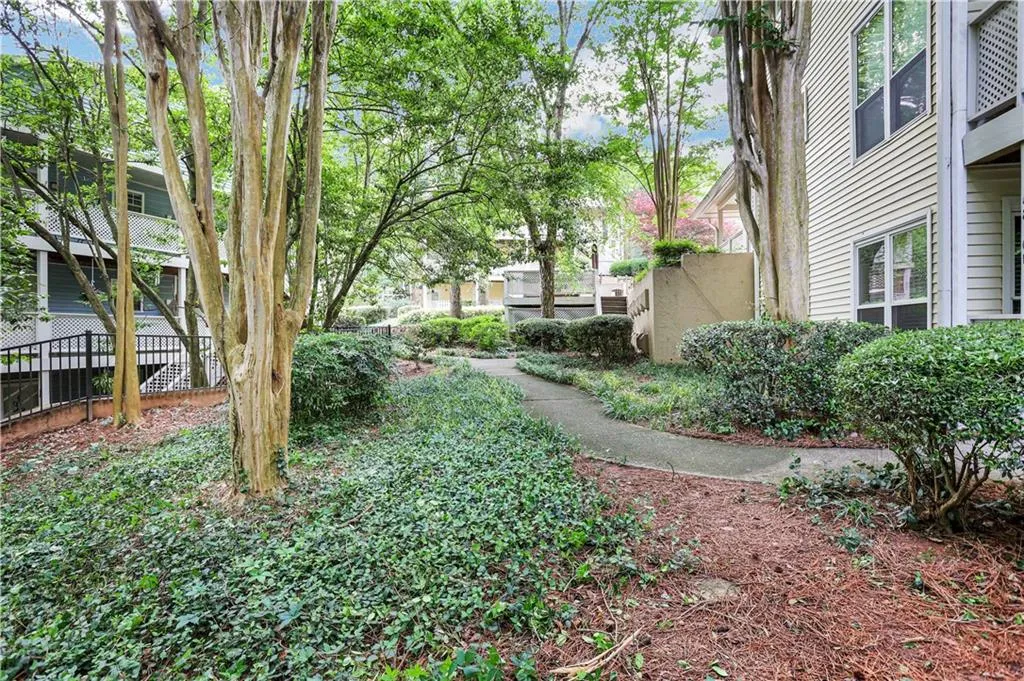 6810 Glenridge Drive Unit L, Atlanta, Georgia 30328, 2 Bedrooms Bedrooms, ,2 BathroomsBathrooms,Residential,Sold,6810 Glenridge Drive Unit L,7221248