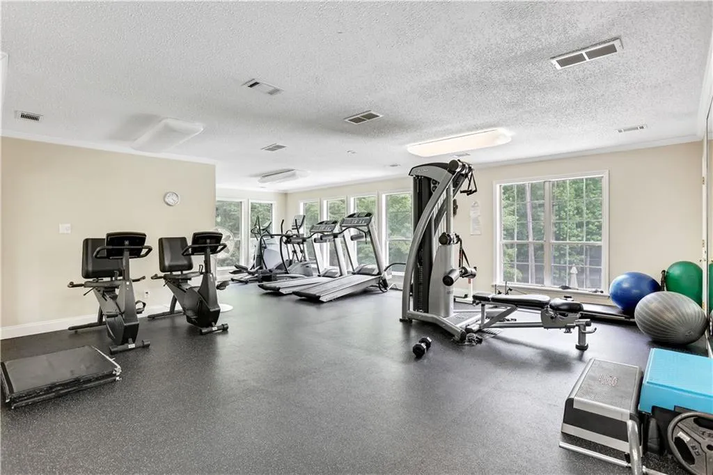 6810 Glenridge Drive Unit L, Atlanta, Georgia 30328, 2 Bedrooms Bedrooms, ,2 BathroomsBathrooms,Residential,Sold,6810 Glenridge Drive Unit L,7221248