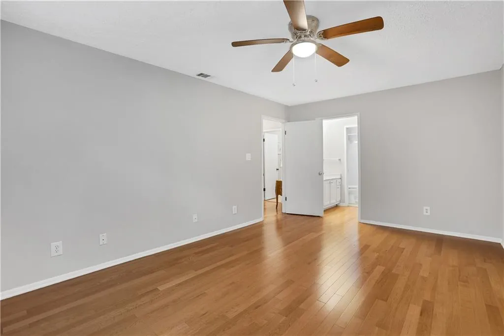 6810 Glenridge Drive Unit L, Atlanta, Georgia 30328, 2 Bedrooms Bedrooms, ,2 BathroomsBathrooms,Residential,Sold,6810 Glenridge Drive Unit L,7221248