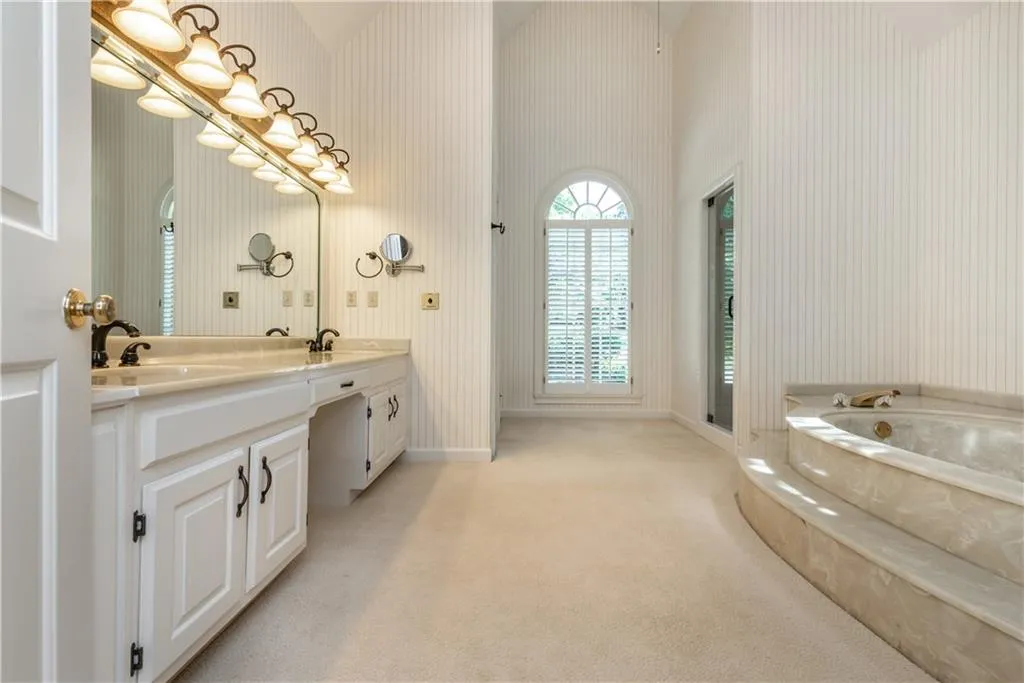1550 Bakers Glen Drive, Atlanta, Georgia 30350, 5 Bedrooms Bedrooms, ,4 BathroomsBathrooms,Residential,Sold,1550 Bakers Glen Drive,6753345