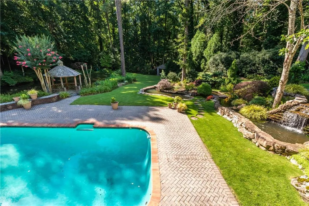 1550 Bakers Glen Drive, Atlanta, Georgia 30350, 5 Bedrooms Bedrooms, ,4 BathroomsBathrooms,Residential,Sold,1550 Bakers Glen Drive,6753345