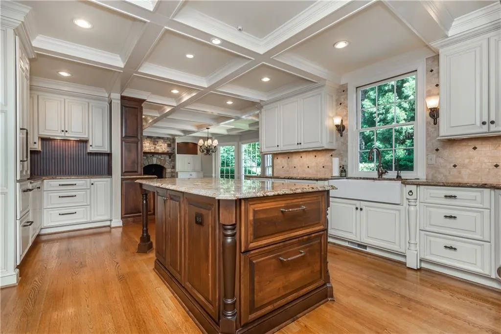 1550 Bakers Glen Drive, Atlanta, Georgia 30350, 5 Bedrooms Bedrooms, ,4 BathroomsBathrooms,Residential,Sold,1550 Bakers Glen Drive,6753345
