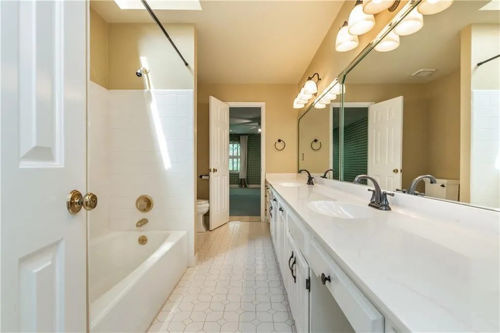 1550 Bakers Glen Drive, Atlanta, Georgia 30350, 5 Bedrooms Bedrooms, ,4 BathroomsBathrooms,Residential,Sold,1550 Bakers Glen Drive,6753345