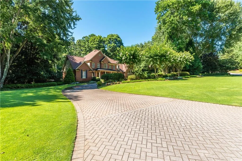 1550 Bakers Glen Drive, Atlanta, Georgia 30350, 5 Bedrooms Bedrooms, ,4 BathroomsBathrooms,Residential,Sold,1550 Bakers Glen Drive,6753345