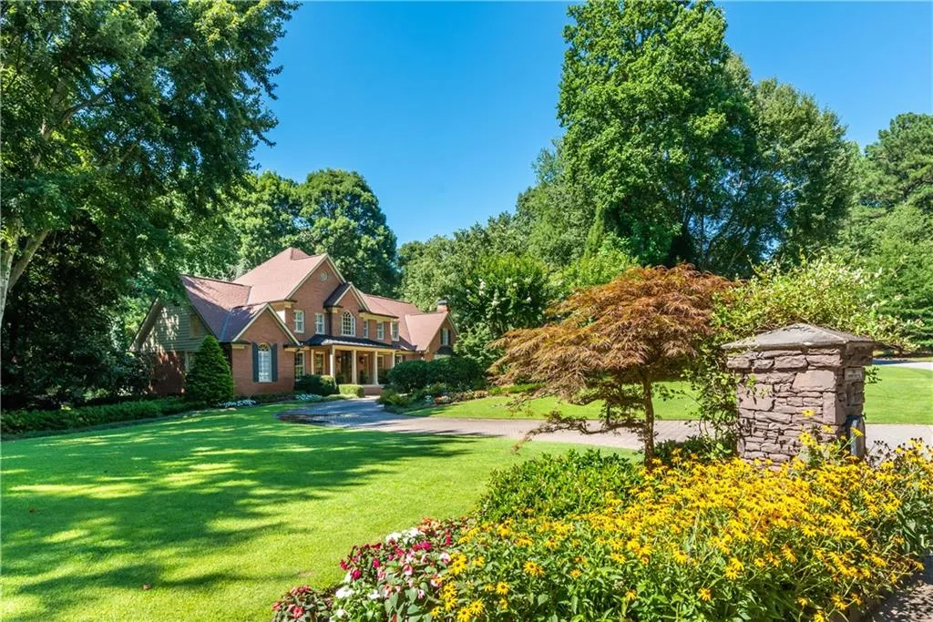 1550 Bakers Glen Drive, Atlanta, Georgia 30350, 5 Bedrooms Bedrooms, ,4 BathroomsBathrooms,Residential,Sold,1550 Bakers Glen Drive,6753345