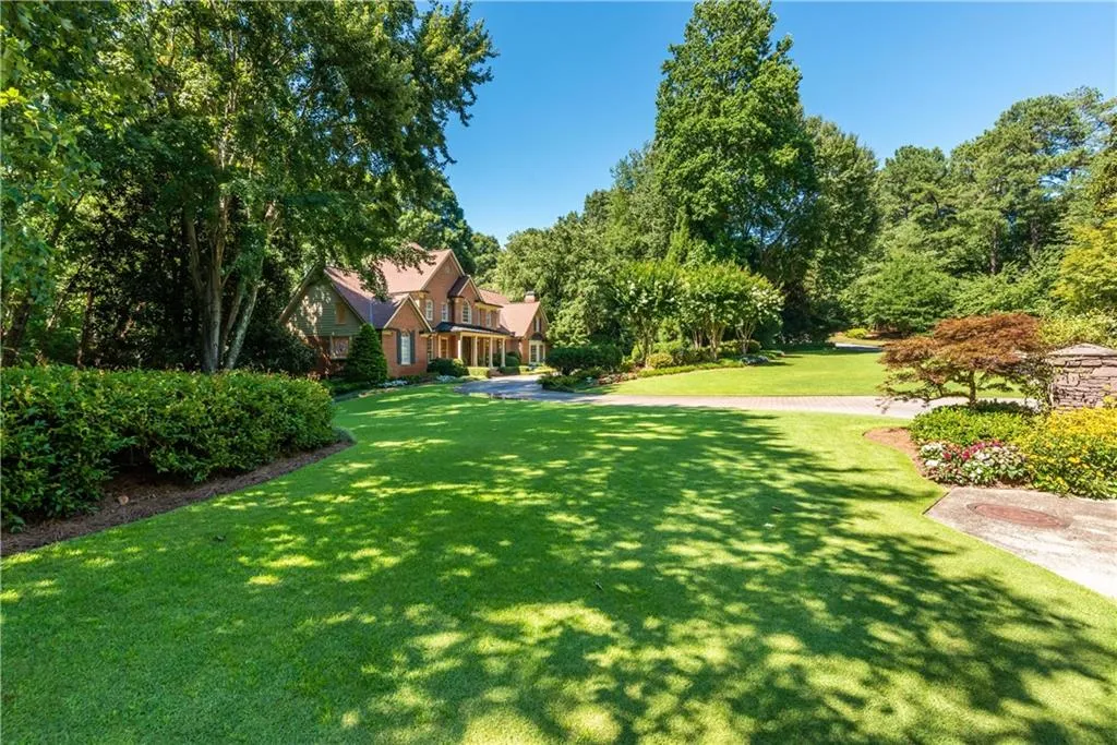 1550 Bakers Glen Drive, Atlanta, Georgia 30350, 5 Bedrooms Bedrooms, ,4 BathroomsBathrooms,Residential,Sold,1550 Bakers Glen Drive,6753345