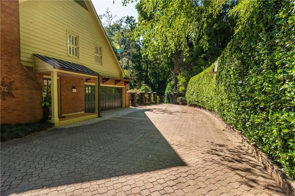 1550 Bakers Glen Drive, Atlanta, Georgia 30350, 5 Bedrooms Bedrooms, ,4 BathroomsBathrooms,Residential,Sold,1550 Bakers Glen Drive,6753345