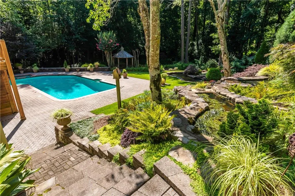 1550 Bakers Glen Drive, Atlanta, Georgia 30350, 5 Bedrooms Bedrooms, ,4 BathroomsBathrooms,Residential,Sold,1550 Bakers Glen Drive,6753345