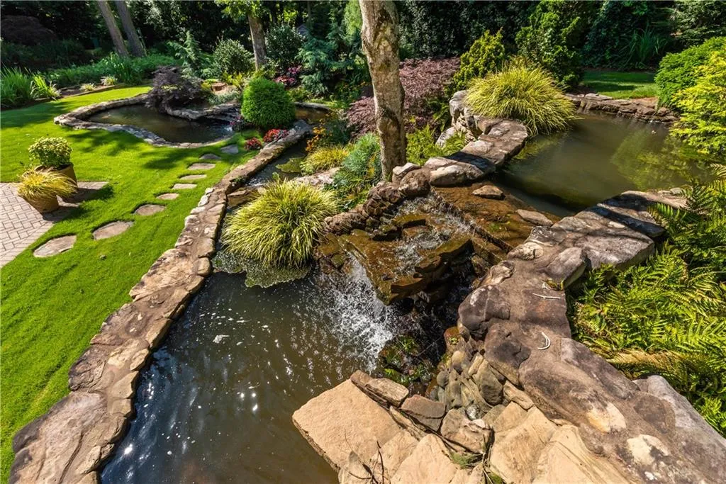 1550 Bakers Glen Drive, Atlanta, Georgia 30350, 5 Bedrooms Bedrooms, ,4 BathroomsBathrooms,Residential,Sold,1550 Bakers Glen Drive,6753345