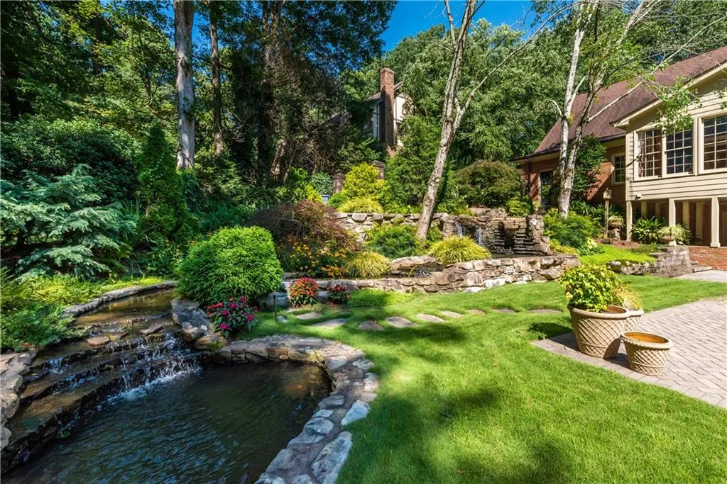 1550 Bakers Glen Drive, Atlanta, Georgia 30350, 5 Bedrooms Bedrooms, ,4 BathroomsBathrooms,Residential,Sold,1550 Bakers Glen Drive,6753345