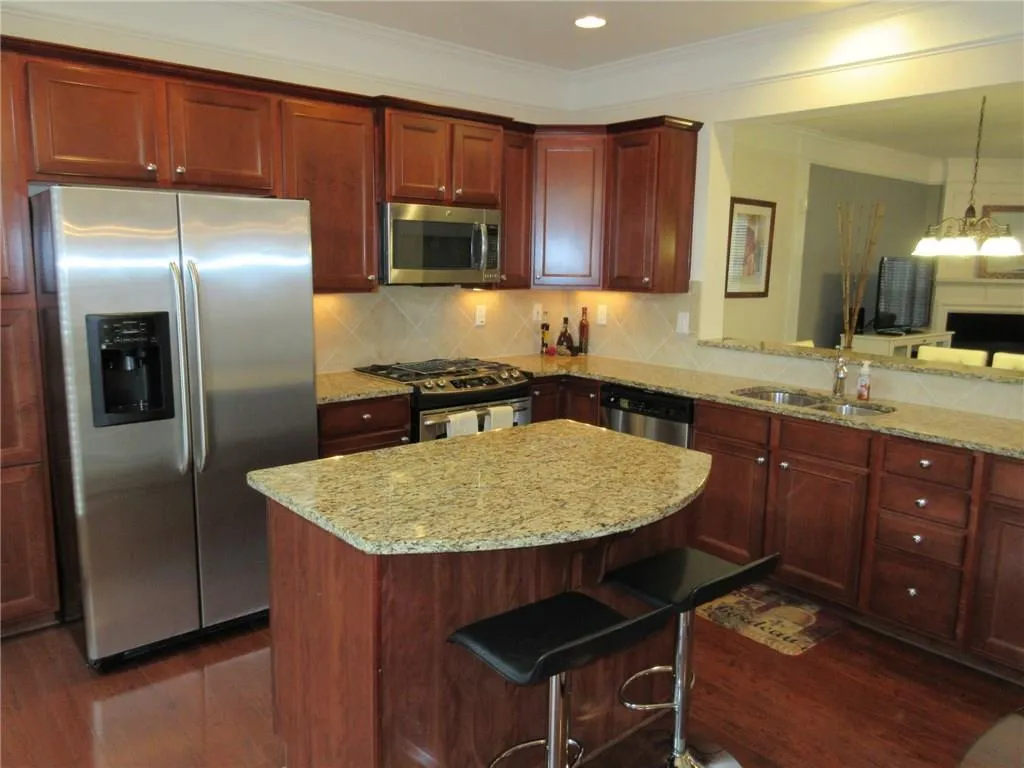 4913 Colchester Court Unit 326, Atlanta, Georgia 30339, 3 Bedrooms Bedrooms, ,3 BathroomsBathrooms,Residential,Sold,4913 Colchester Court Unit 326,5732540