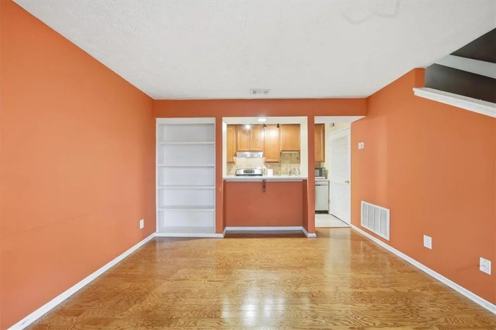 6822 Glenridge Drive Unit D, Atlanta, Georgia 30328, 1 Bedroom Bedrooms, ,1 BathroomBathrooms,Residential,For Sale,6822 Glenridge Drive Unit D,7685163