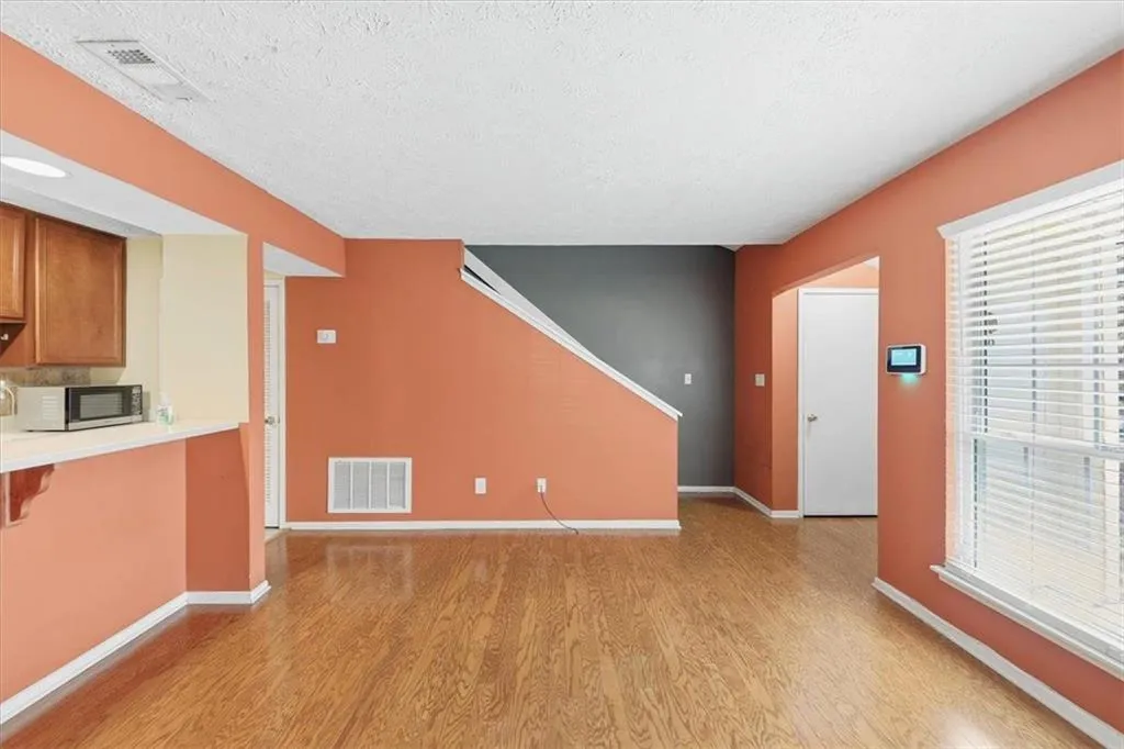 6822 Glenridge Drive Unit D, Atlanta, Georgia 30328, 1 Bedroom Bedrooms, ,1 BathroomBathrooms,Residential,For Sale,6822 Glenridge Drive Unit D,7685163