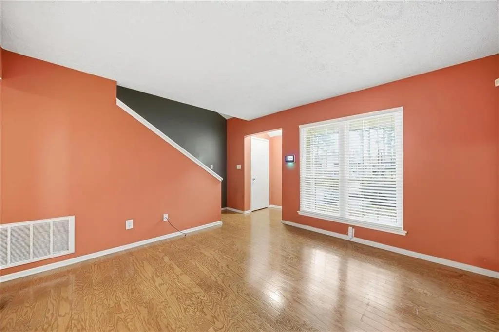 6822 Glenridge Drive Unit D, Atlanta, Georgia 30328, 1 Bedroom Bedrooms, ,1 BathroomBathrooms,Residential,For Sale,6822 Glenridge Drive Unit D,7685163