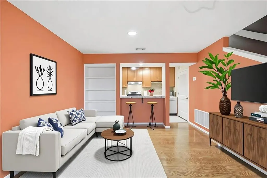 6822 Glenridge Drive Unit D, Atlanta, Georgia 30328, 1 Bedroom Bedrooms, ,1 BathroomBathrooms,Residential,For Sale,6822 Glenridge Drive Unit D,7685163