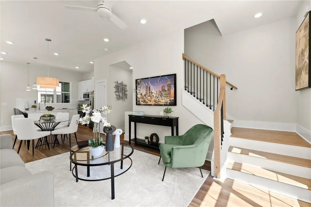 1123 Knight Walk Nw, Atlanta, Georgia 30318, 2 Bedrooms Bedrooms, ,2 BathroomsBathrooms,Residential,For Sale,1123 Knight Walk Nw,7625366