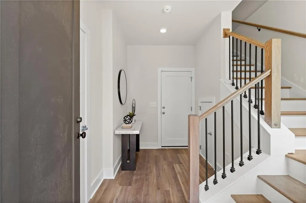 1123 Knight Walk Nw, Atlanta, Georgia 30318, 2 Bedrooms Bedrooms, ,2 BathroomsBathrooms,Residential,For Sale,1123 Knight Walk Nw,7625366