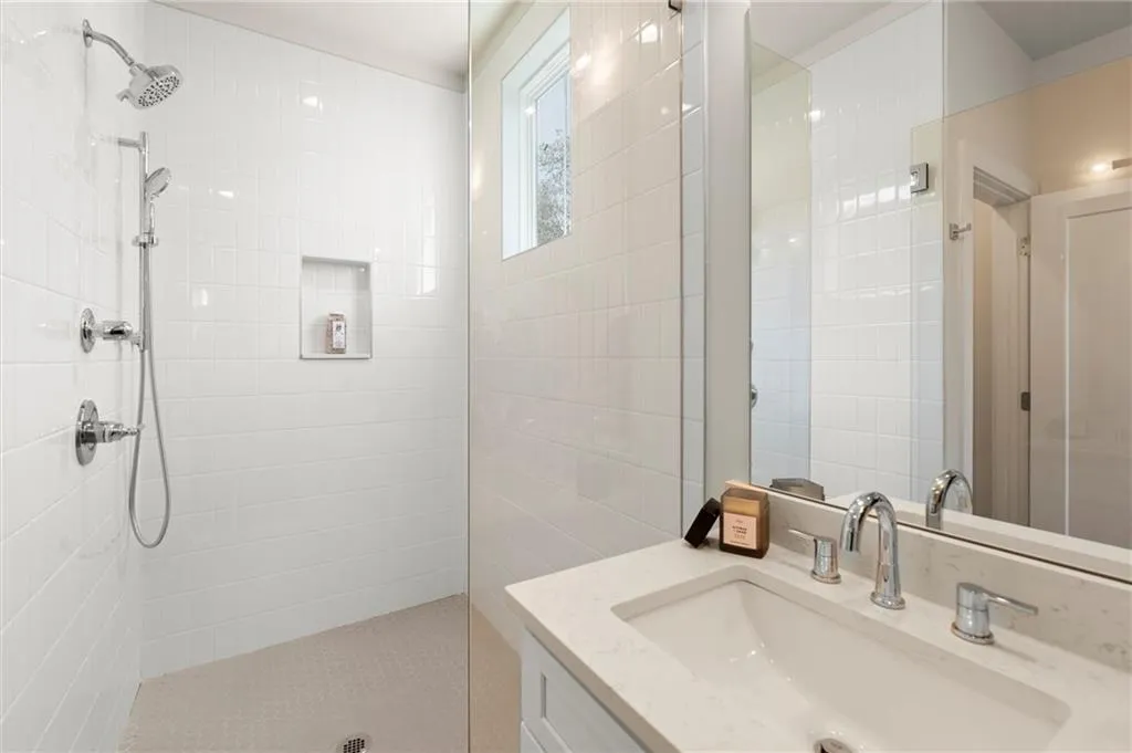 1123 Knight Walk Nw, Atlanta, Georgia 30318, 2 Bedrooms Bedrooms, ,2 BathroomsBathrooms,Residential,For Sale,1123 Knight Walk Nw,7625366