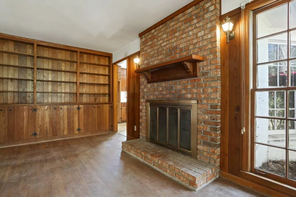 210 W Spalding Drive, Sandy Springs, Georgia 30328, 5 Bedrooms Bedrooms, ,4 BathroomsBathrooms,Residential,Sold,210 W Spalding Drive,5817278