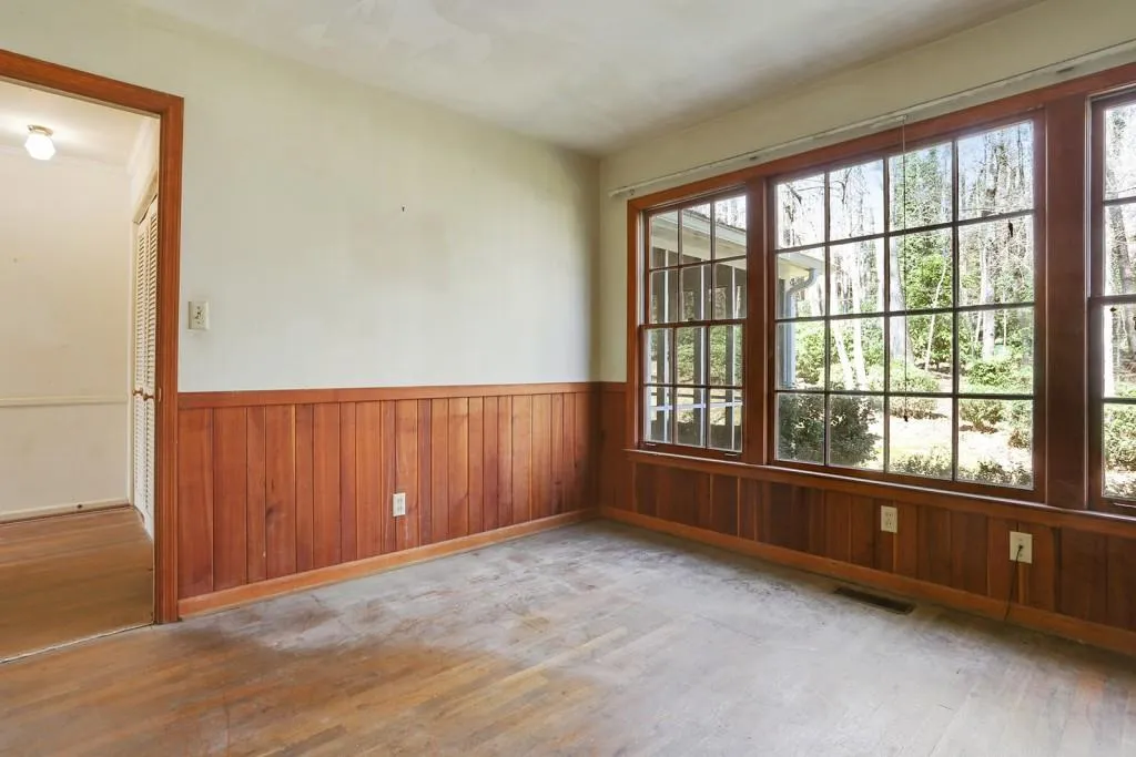 210 W Spalding Drive, Sandy Springs, Georgia 30328, 5 Bedrooms Bedrooms, ,4 BathroomsBathrooms,Residential,Sold,210 W Spalding Drive,5817278