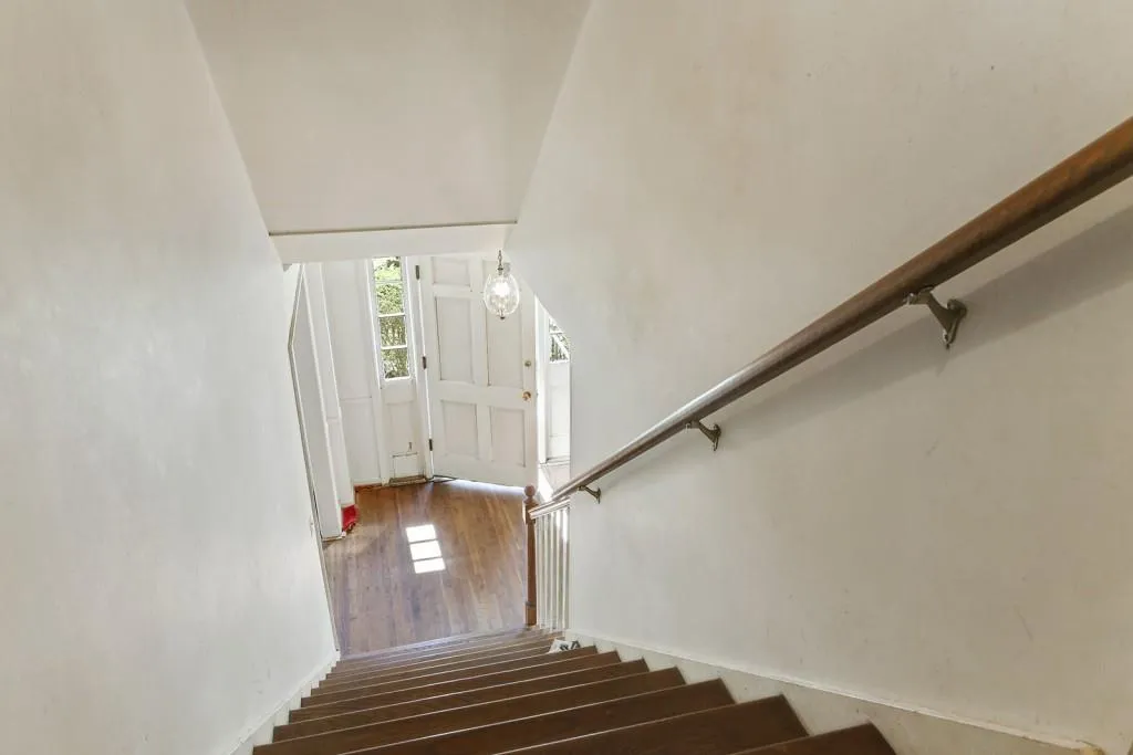 210 W Spalding Drive, Sandy Springs, Georgia 30328, 5 Bedrooms Bedrooms, ,4 BathroomsBathrooms,Residential,Sold,210 W Spalding Drive,5817278