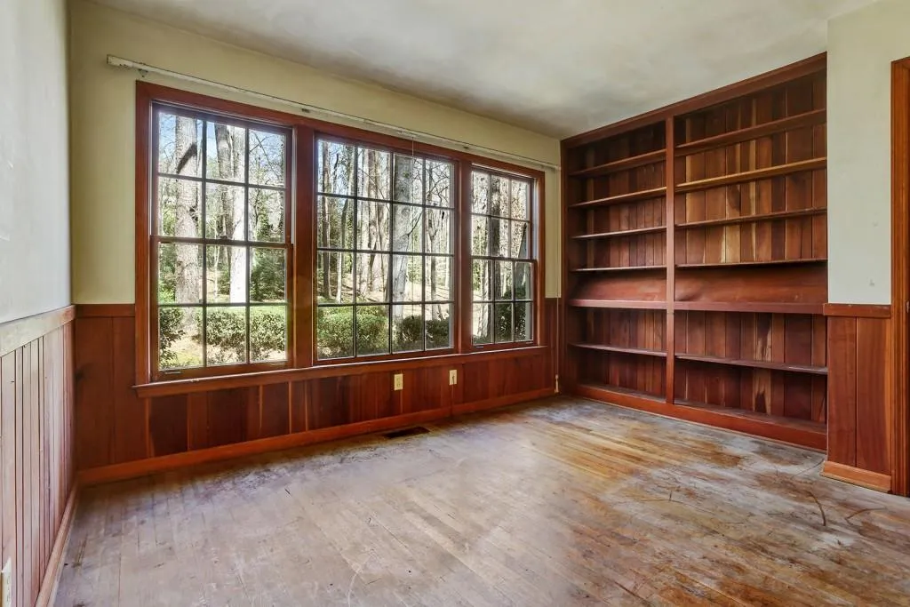 210 W Spalding Drive, Sandy Springs, Georgia 30328, 5 Bedrooms Bedrooms, ,4 BathroomsBathrooms,Residential,Sold,210 W Spalding Drive,5817278