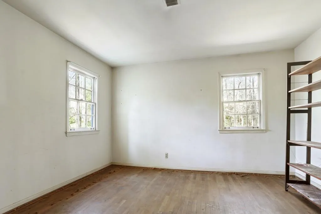 210 W Spalding Drive, Sandy Springs, Georgia 30328, 5 Bedrooms Bedrooms, ,4 BathroomsBathrooms,Residential,Sold,210 W Spalding Drive,5817278