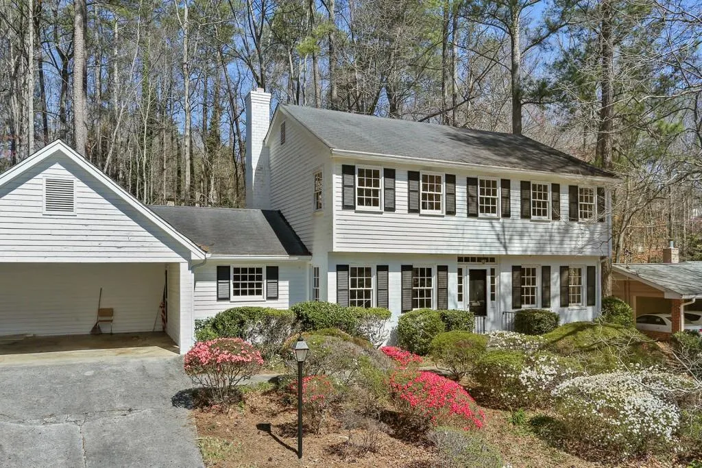 210 W Spalding Drive, Sandy Springs, Georgia 30328, 5 Bedrooms Bedrooms, ,4 BathroomsBathrooms,Residential,Sold,210 W Spalding Drive,5817278