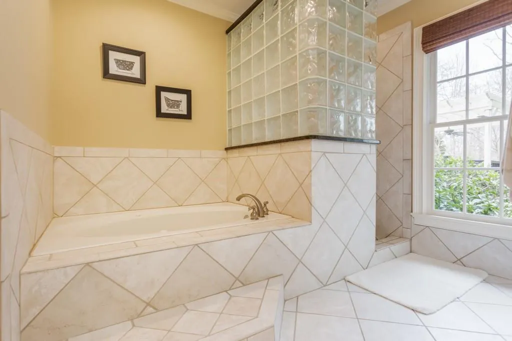 520 Valley Hall Drive, Sandy Springs, Georgia 30350, 4 Bedrooms Bedrooms, ,3 BathroomsBathrooms,Residential,Sold,520 Valley Hall Drive,6503324